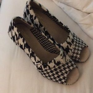 Toms peep toe wedges